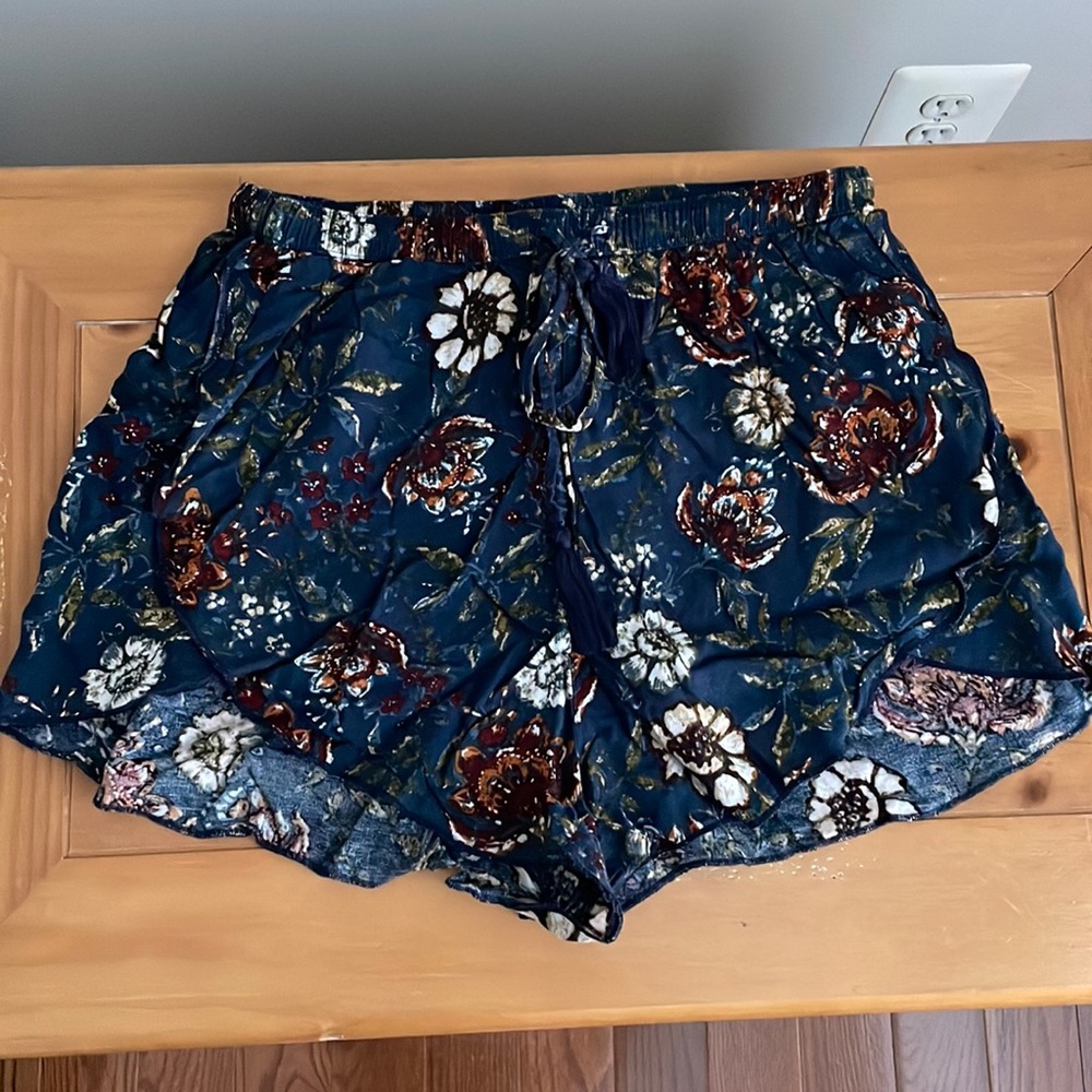 Abercrombie & Fitch Floral Blue Shorts